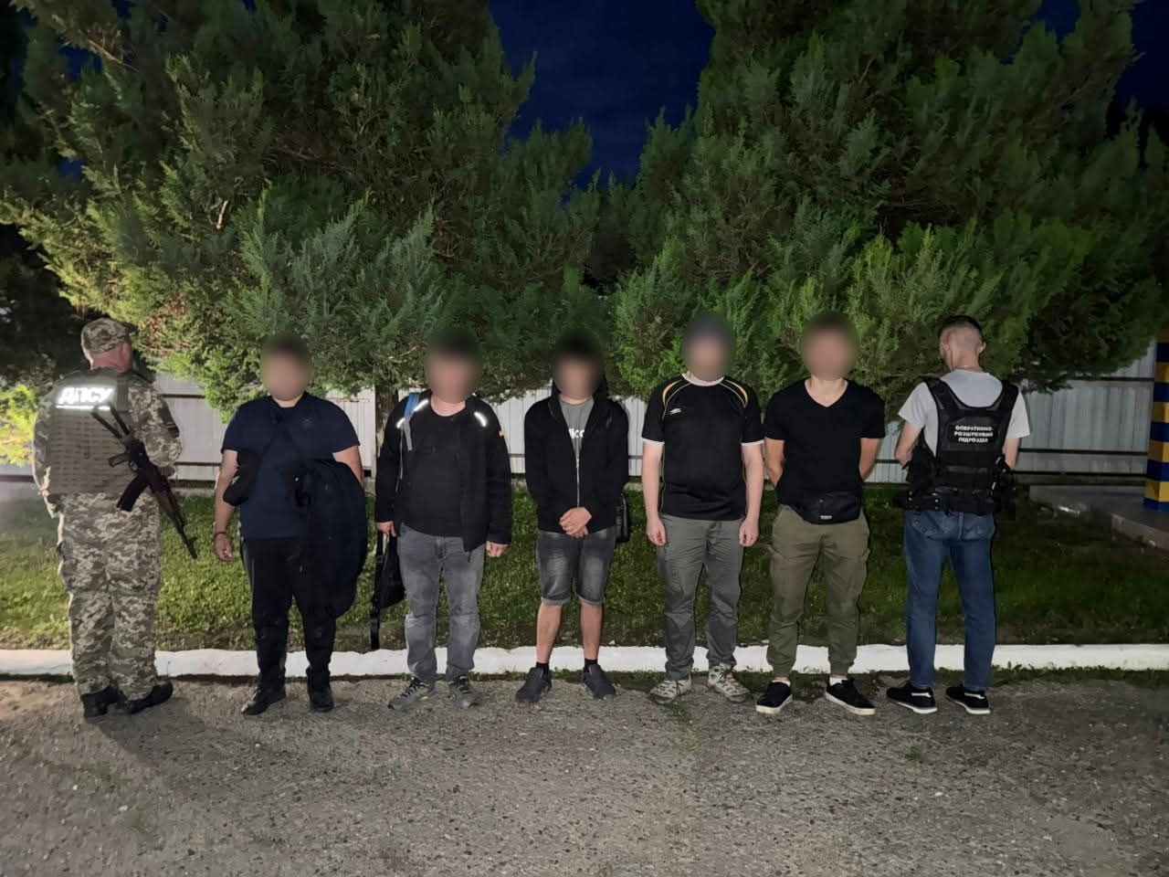 Нічний похід виявився невдалим: на Буковині прикордонники затримали групу порушників