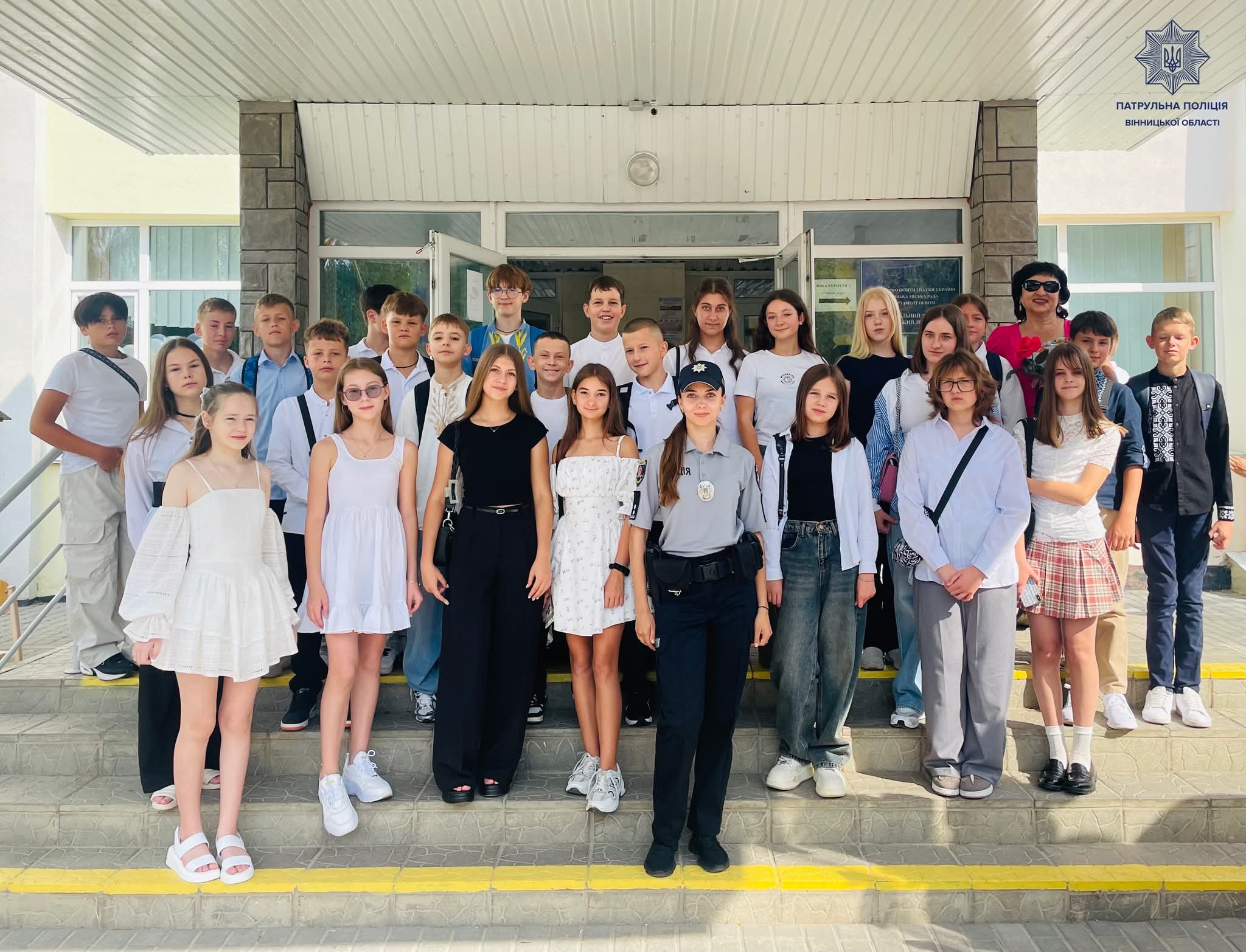 Офіцери служби освітньої безпеки продовжують роботу у вінницьких школах