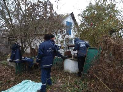 На Київщині в колодязі знайшли труп жінки