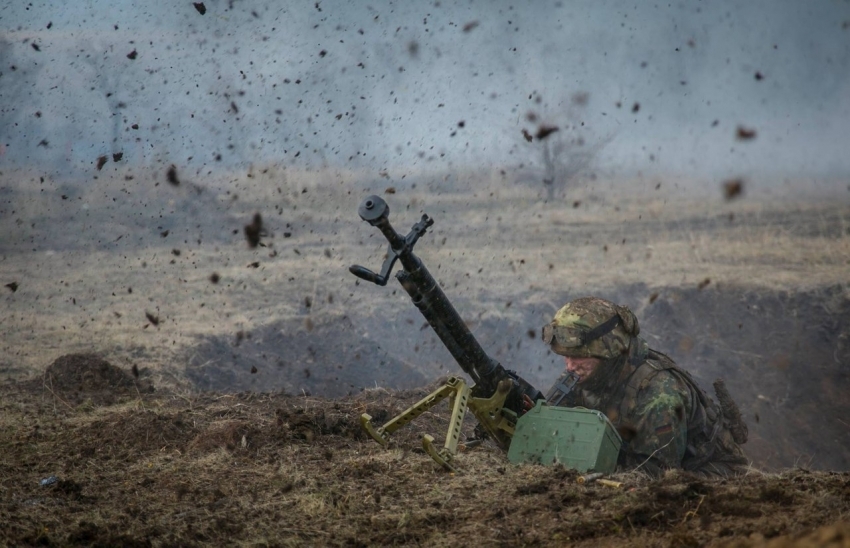 Бойовики знову обстрілюють Водяне з важкої артилерії – штаб АТО