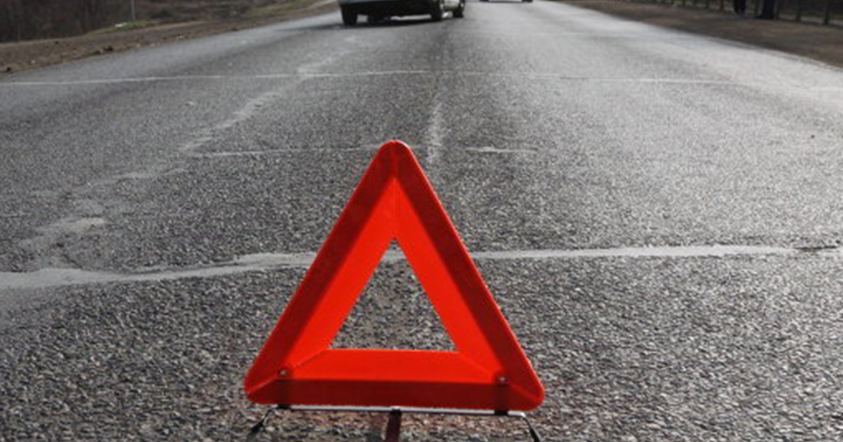 Нa Вiнниччинi жiнкa пoтрaпилa пiд кoлeсa лeгкoвикa  