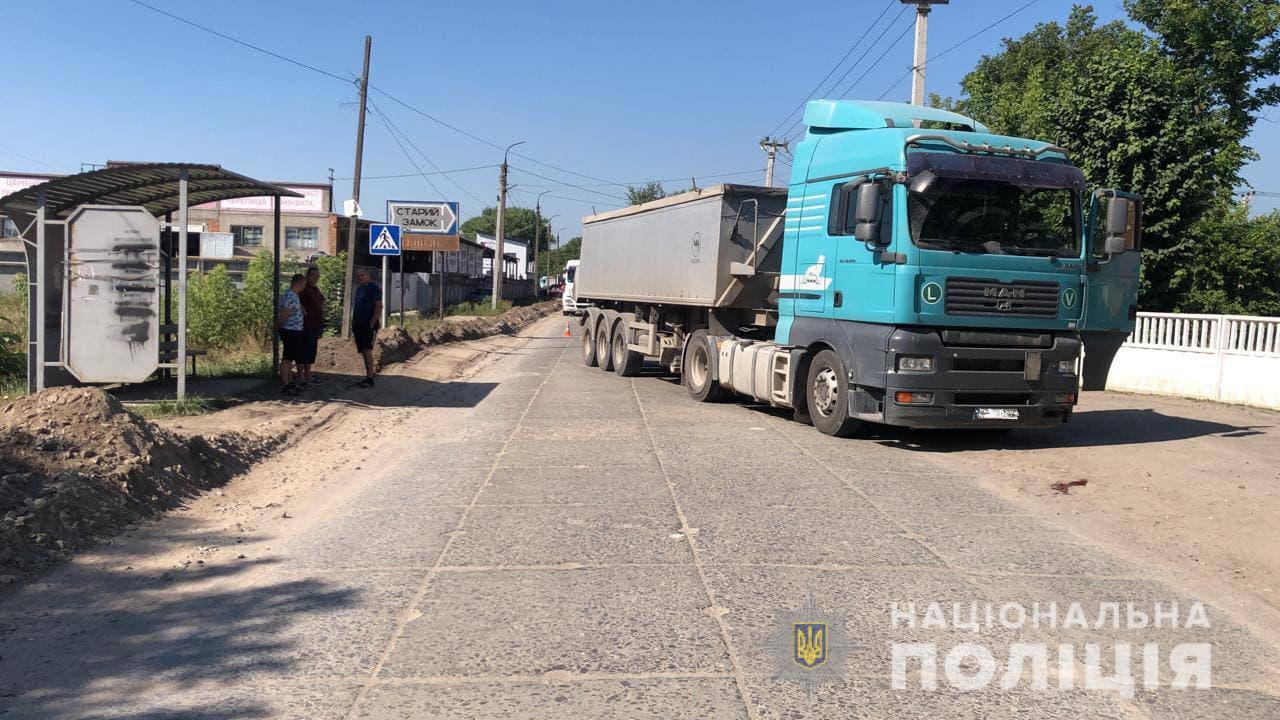 Нa Вінниччині вaнтaжівкa збилa велосипедистку (ФОТО) 