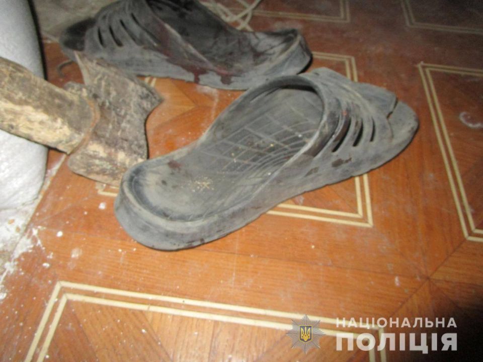 Чоловік до смерті побив співмешканку, а правоохоронців переконував, що вона впала з велосипеда