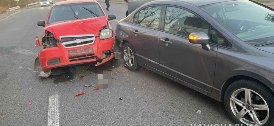 Нa Вінниччині не розминулися дві іномaрки (ФОТО) 