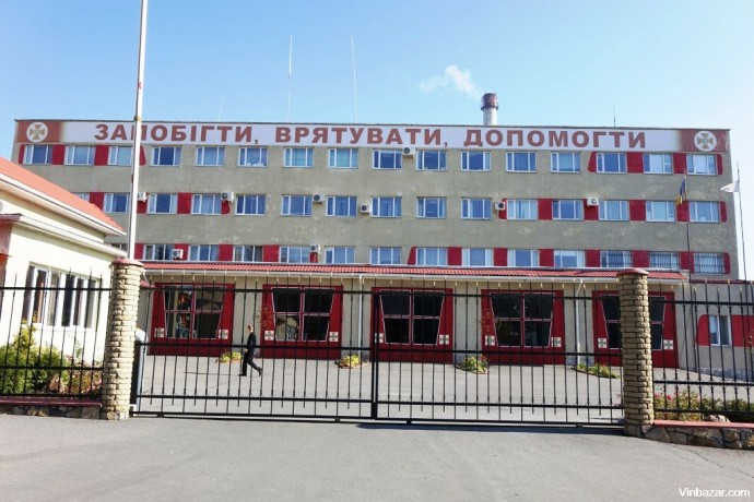 У Вінниці 22-річна дівчина опинилась замкнутою на власному балконі