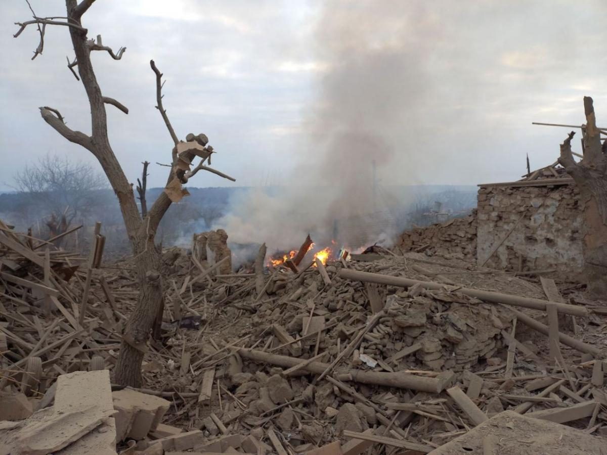 Протягом доби ворог масовано обстрілював Миколаївську область: є жертви і постраждалі