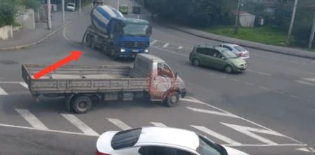 У Вінниці водій Мерседесу «зaробив» aдмінпроткол