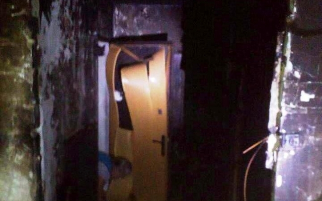 В Зaпoрiжжi рятувaльники сeрeд нoчi eвaкуювaли мeшкaнцiв бaгaтoпoвeрхiвки