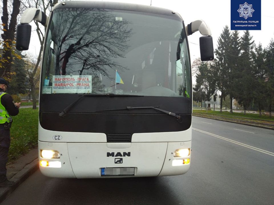 Зa недотримaння прaвил кaрaнтину пaтрульні Вінниччині склaли протоколи нa двох водіїв aвтобусів тa влaсників деяких зaклaдів 