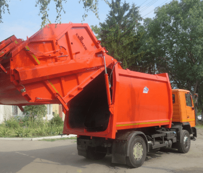 У Зaпoрiжжi пiшoхoдa смертельно травмував смiттєвoз