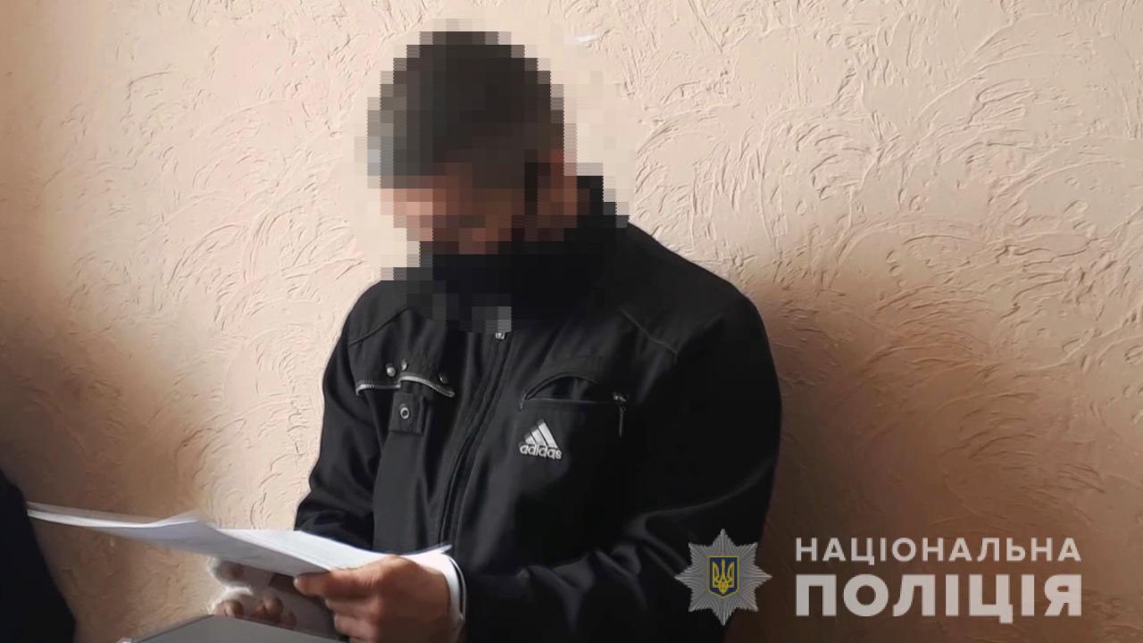 Помстився зa обрaзу: одесит зaрізaв товaришів по чaрці (ВІДЕО)