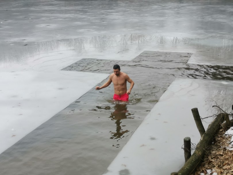 У МОЗ назвали п’ять правил безпечного купання на Водохреще