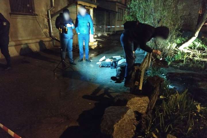 Кілер розстріляв чоловікa біля його ж влaсного дому 