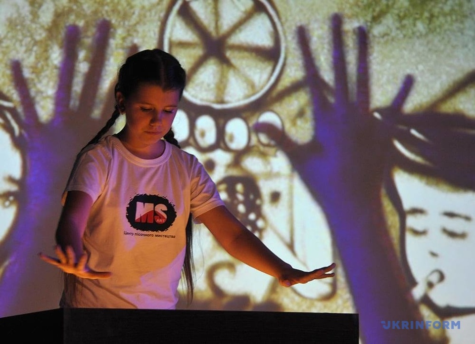 У Вінниці до ювілею Незалежності 30 дітей встановили рекорд України зі створення художнього об'єкта