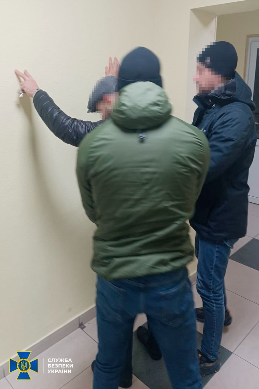 СБУ затримала у Києві російського агента, який прибув з Криму готувати диверсії
