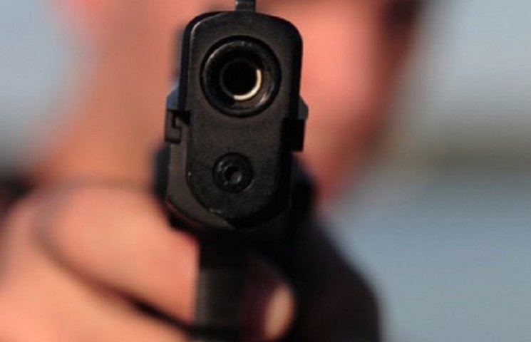 На Полтавщині п’яний чоловік стріляв у поліцейських з вікна багатоповерхівки