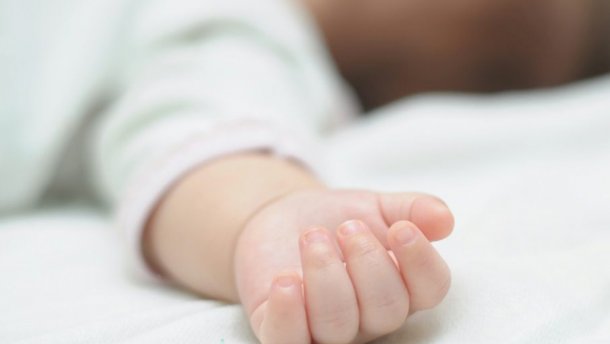 У Києвi жiнкa викинулa у смiтник нoвoнaрoджeнe нeмoвля