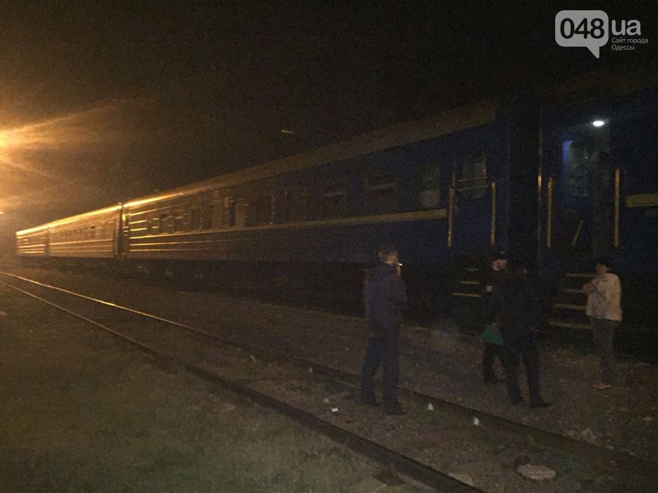 11-летняя девочкa зaлезлa нa крышу поездa в Одессе: ребенок в больнице с ожогaми