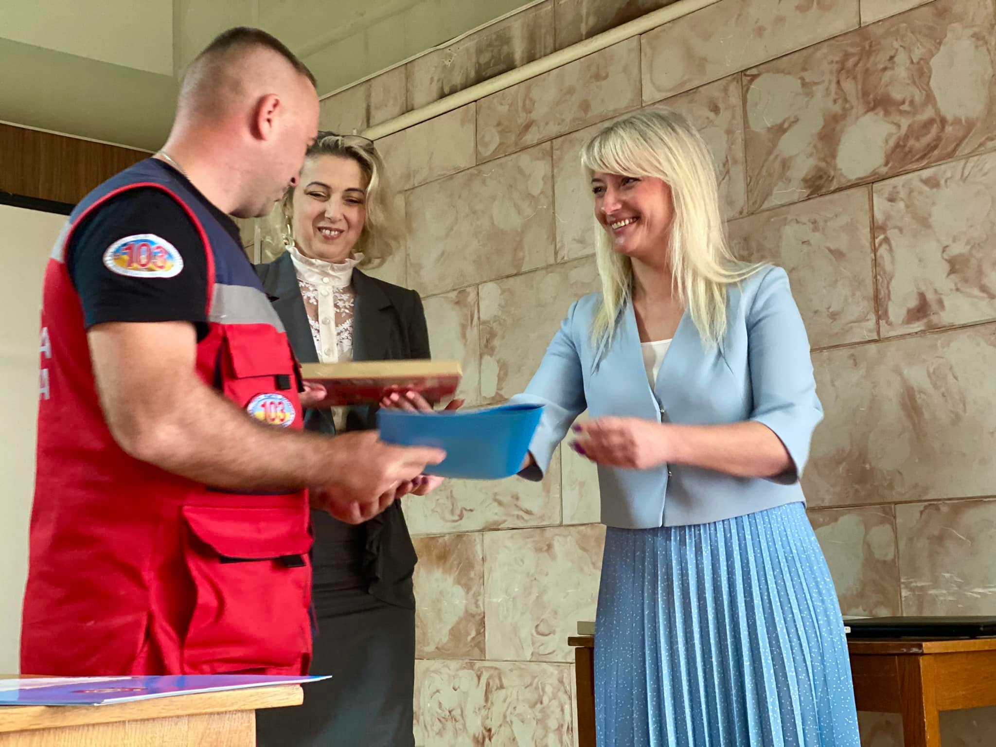 У Вінниці привітали медиків «швидкої допомоги» 