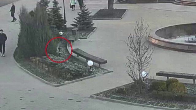 Одним менше: з Площі Небесної сотні у Вінниці вночі вкрали ліхтар