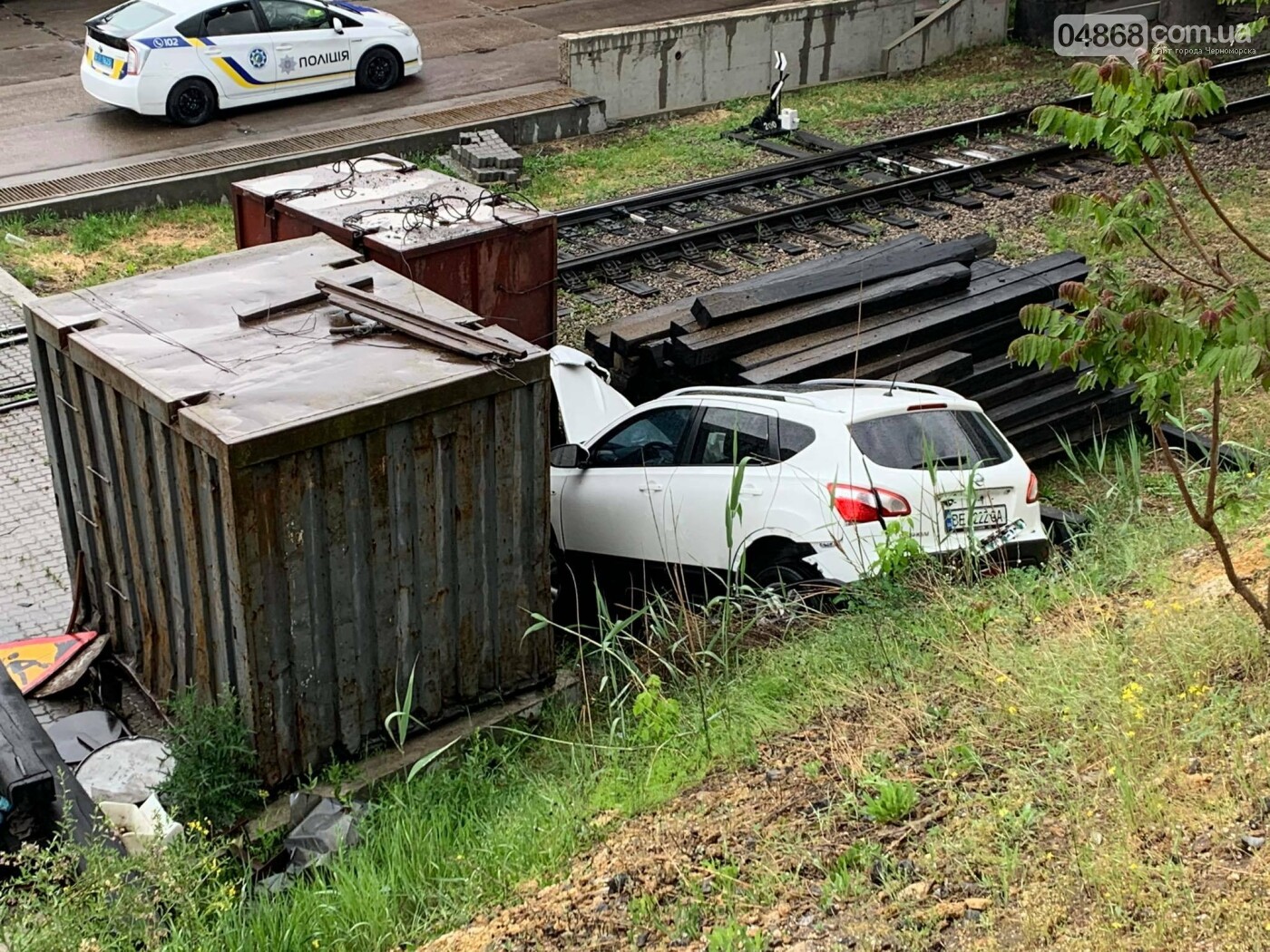 П'яний марокканець на авто з українкою в салоні злетів зі схилу (ФОТО)