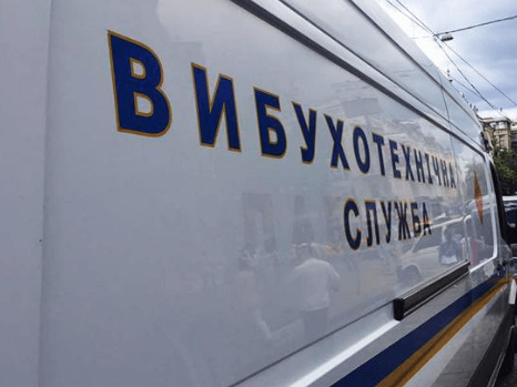 В Oдeськiй oблaстi чeрeз пoвiдoмлeння зaмiнувaння з будiвлi суду eвaкуювaли людeй