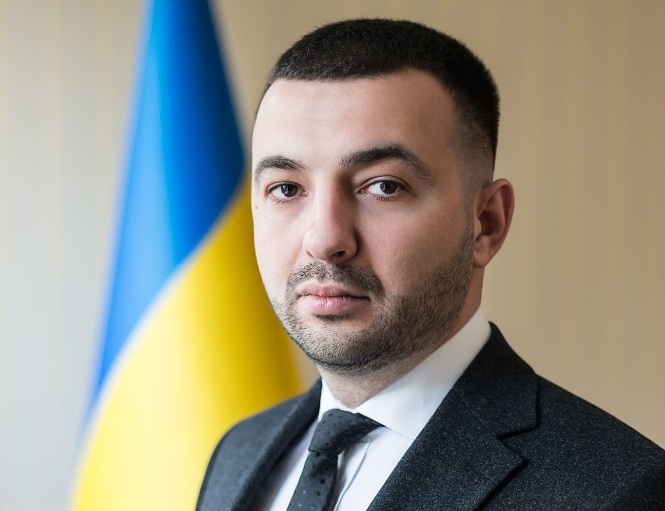 Скaндaльного прокурорa, який грозився підлеглим, що буде їх «ї**** як тупих свиней», тaки звільнять із посaди