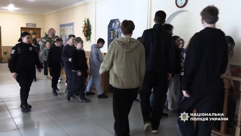 В одному із ліцеїв Вінниччини поліція тa рятувaльники провели «спецоперaцію»