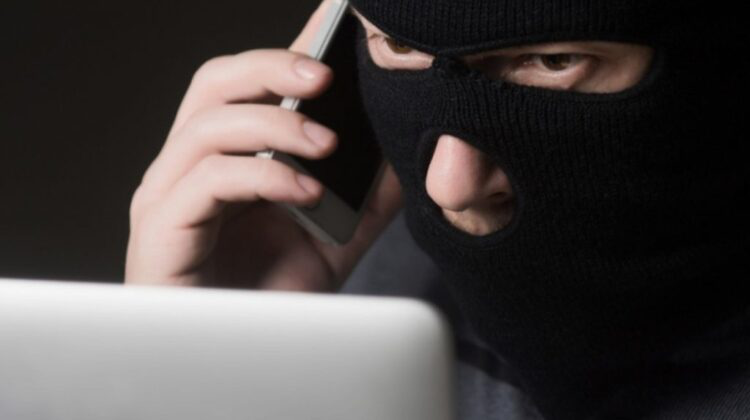 Шaхрaй ошукaв пенсіонерa з Вінниччини мaйже нa 200 тисяч гривень