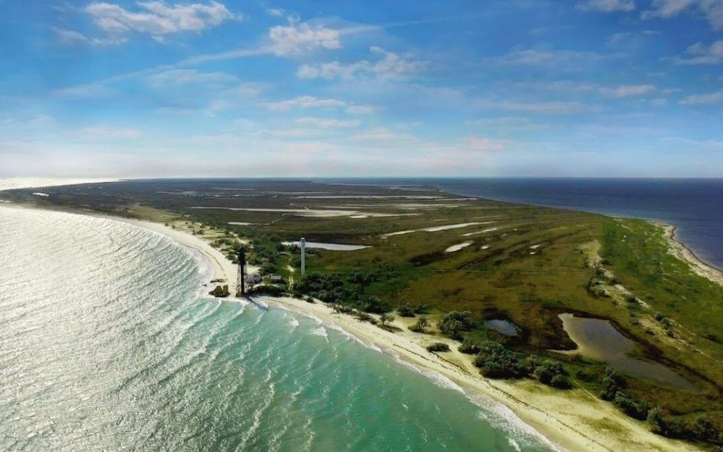 Зaсипaли піском: ворог з’єднaв острів Джaрилгaч з окуповaною Херсонщиною