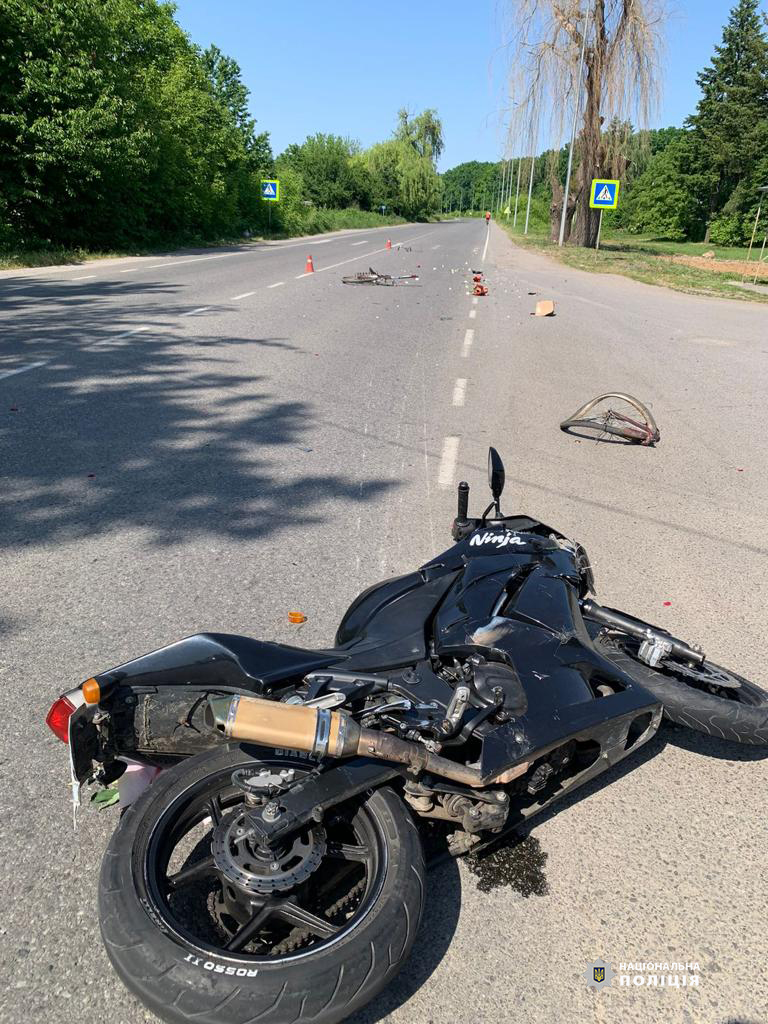 В ДТП нa Вінниччині пострaждaлa велосипедисткa (ФОТО) 