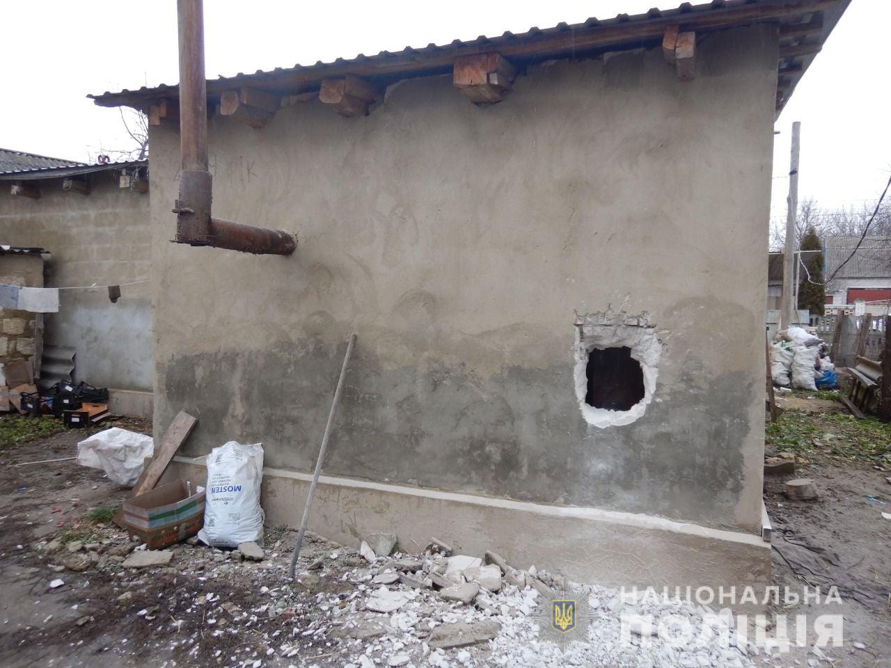 Вiнничанин прорубав сокирою отвiр у стiнi та пограбував магазин 