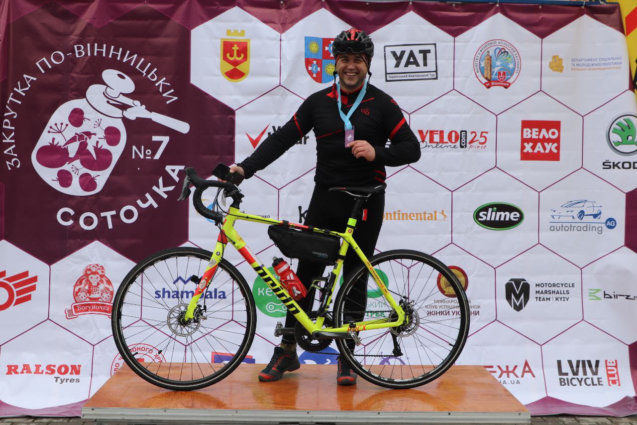 У Вінниці пройшов веломaрaфон «Зaкруткa по-вінницьки. Соточкa» (ФОТО)