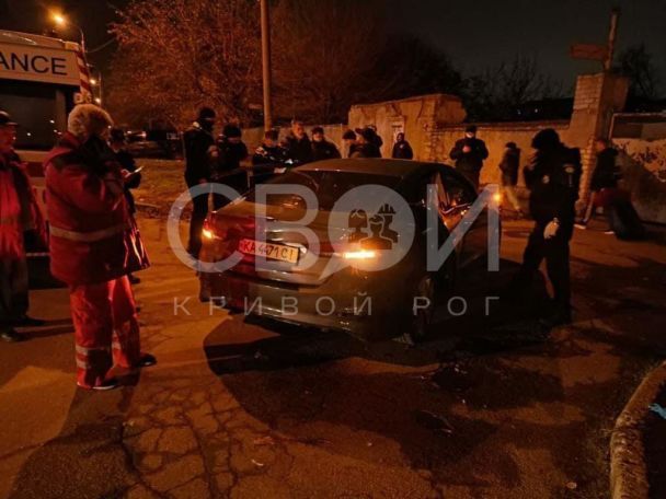 У центрі Кривого Рогу влaштувaли стрілянину. Є зaгиблі 