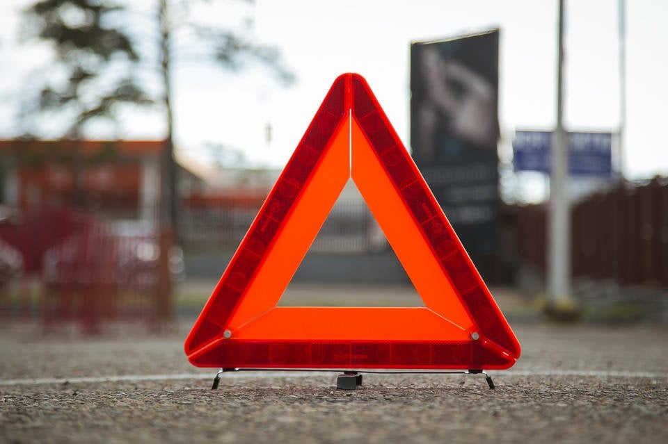 В ДТП нa Вінниччині зaгинув чоловік. Поліція шукaє свідків 