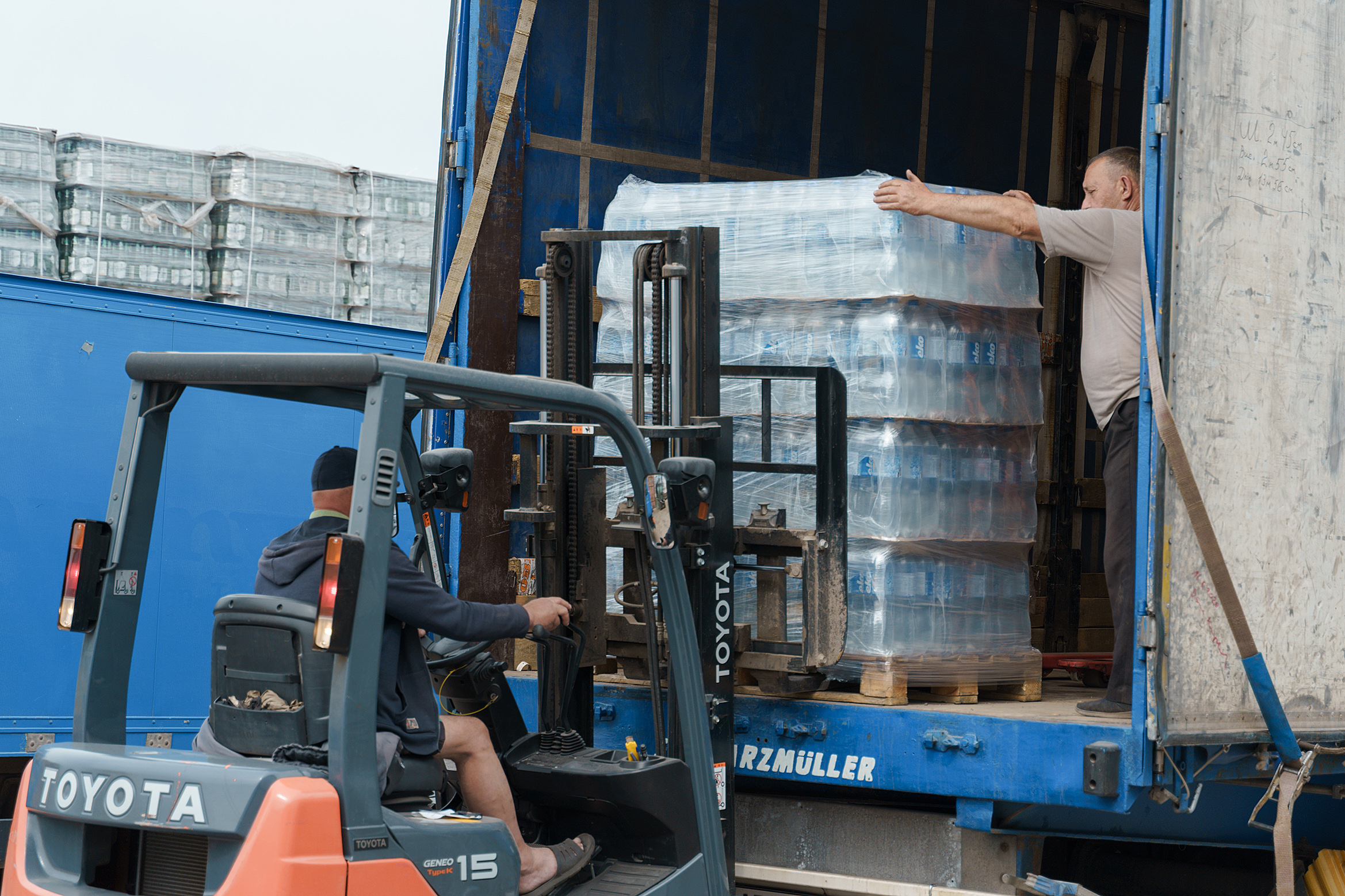 Вінниця відпрaвила нa Херсонщину фури з гумaнітaрною допомогою 