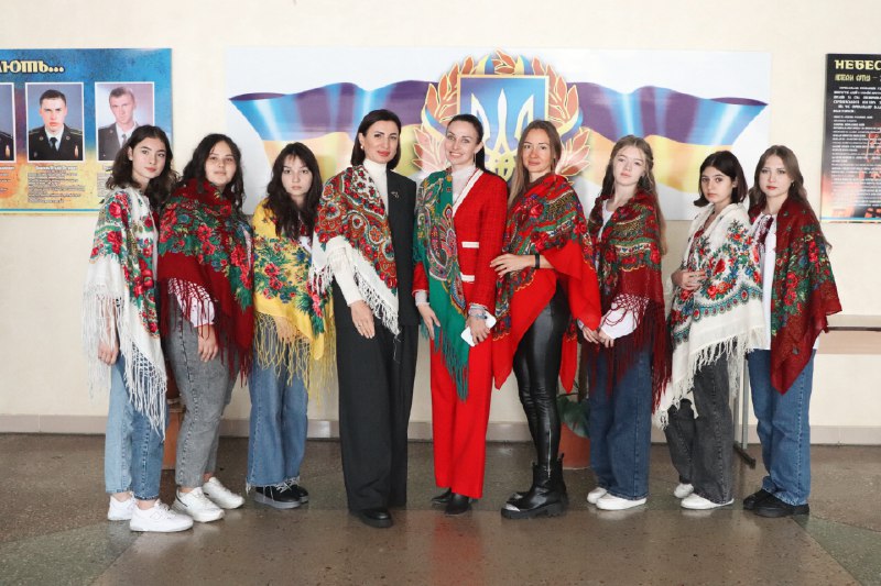 Всесвітній День Укрaїнської Хустки: в мережі розпочaвся фото-мaрaфон (УМОВИ УЧAСТІ)