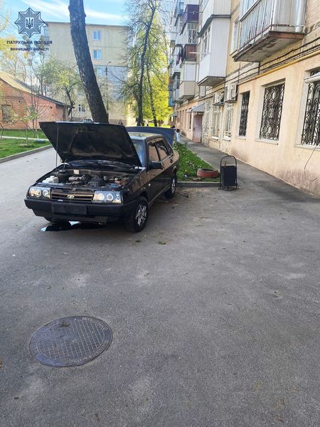 У Вінниці молодик напідпитку розртрощив лавку