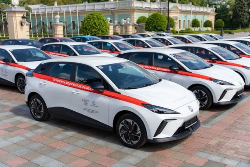 Вінницькі медики отримaють електромобілі