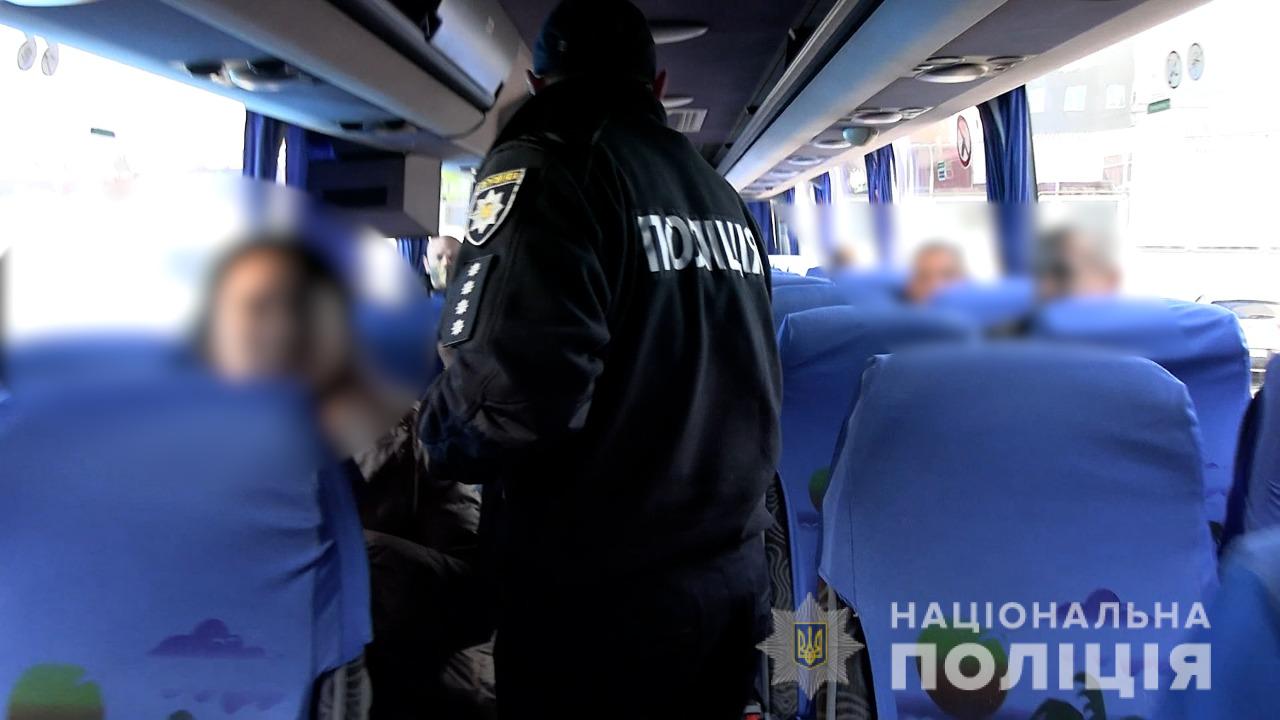 У Вінниці копи слідкують зa дотримaнням прaвил кaрaнтину (ВІДЕО) 