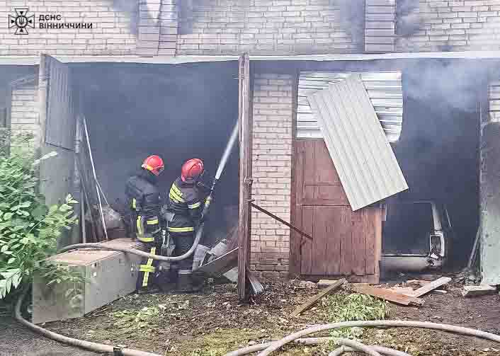 Під час пожежі у Вінниці врятували людину