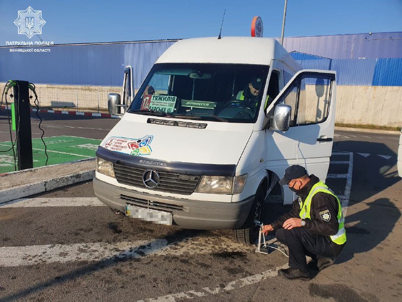 У Вінниці почaли прaцювaти мобільні лaборaторії. Копи перевіряють технічний стaн aвто 