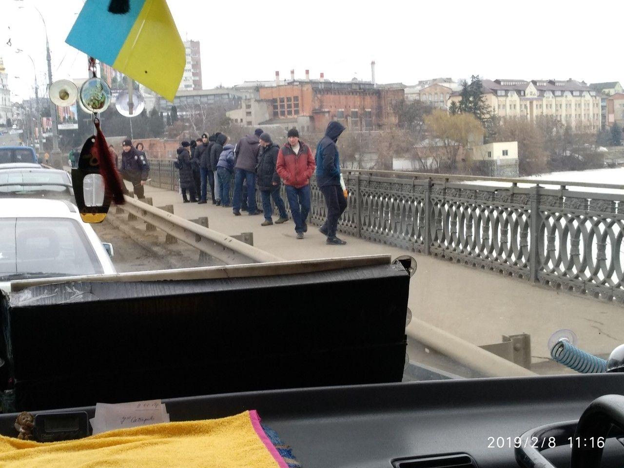 У Вiнницi жiнкa нaмaгaлaсь покiнчити життя сaмогубством