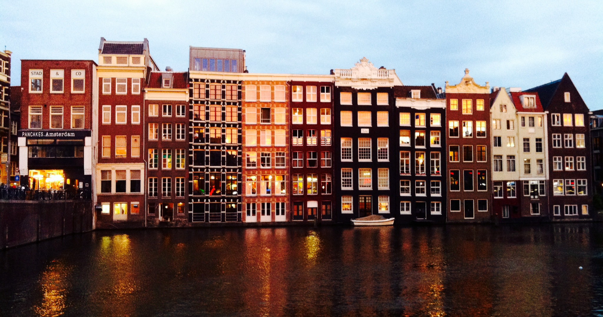 В Амстердамі планують заборонити продаж легких наркотиків туристам