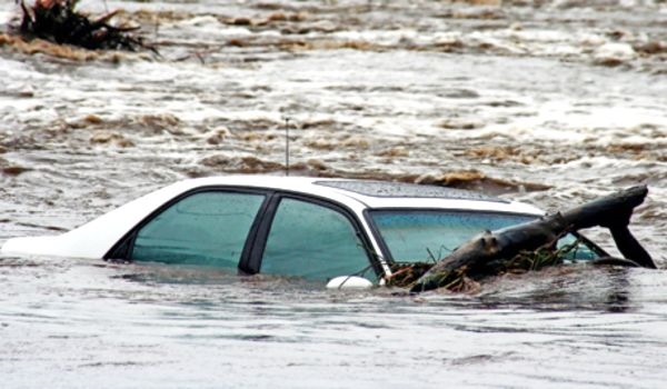 На Івано-Франківщині перекинувся автомобіль, загинули люди