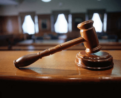 У Києві судитимуть нотаріуса-рейдера