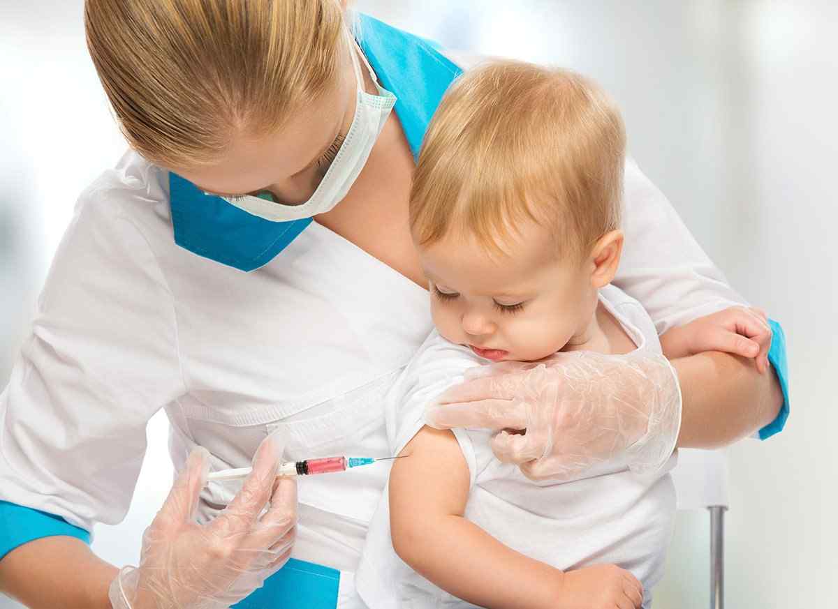 Изменения в кaлендaре прививок по вaкцинaции от кори