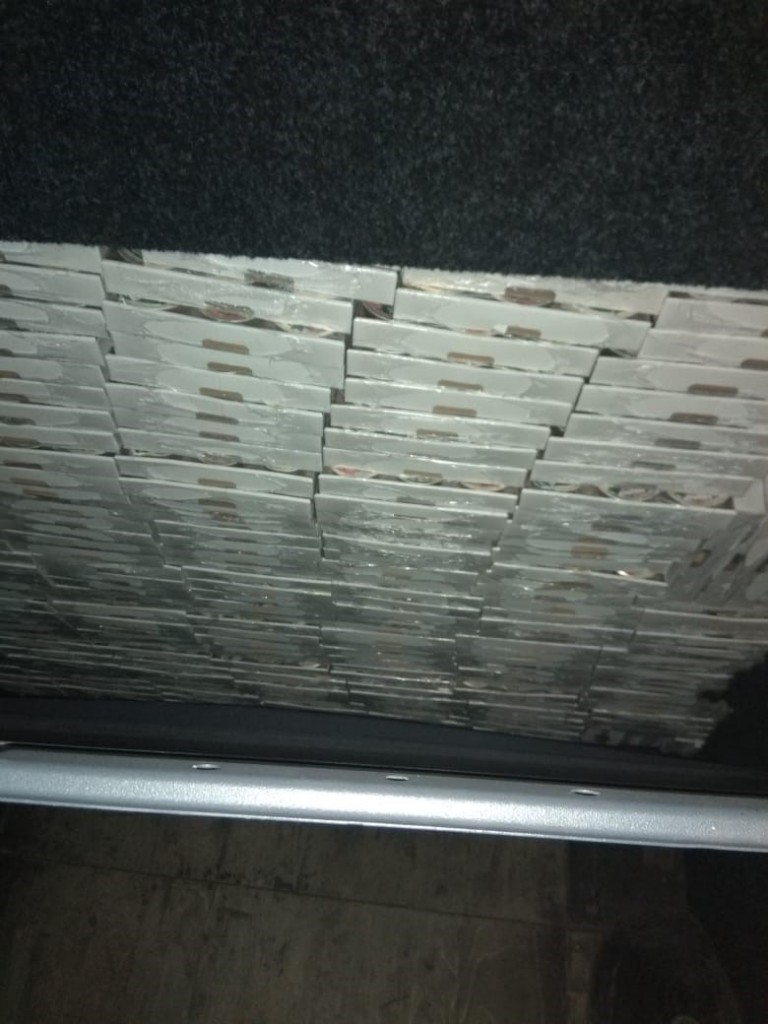 Українець намагався завезти з Польщі 630 кг м’ясних консервів