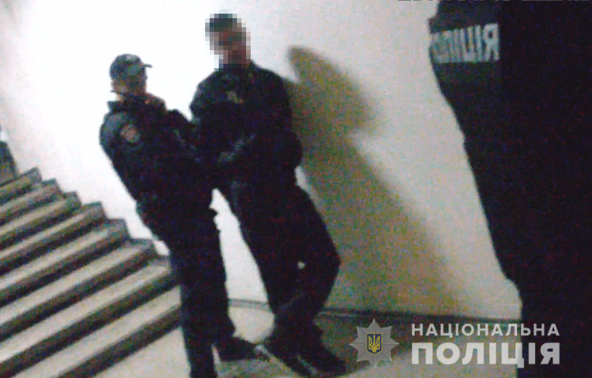 У Вінниці рецидивіст пограбував підлітка