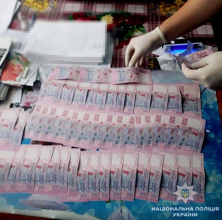 На Хмельниччині правоохоронці на хабарі спіймали директора комунального підприємства